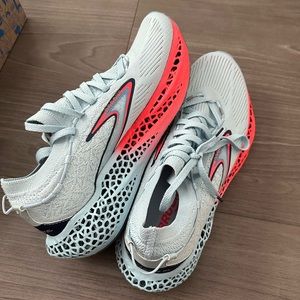 Brooks Women's Light Gray and Coral Athletic Running Shoes